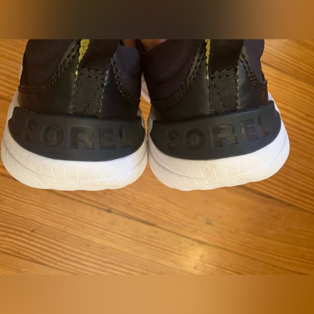 NWOB Sorel Explorer Blitz Stride
Lace Sneaker in Black Sz 6. - Picture 10 of 12